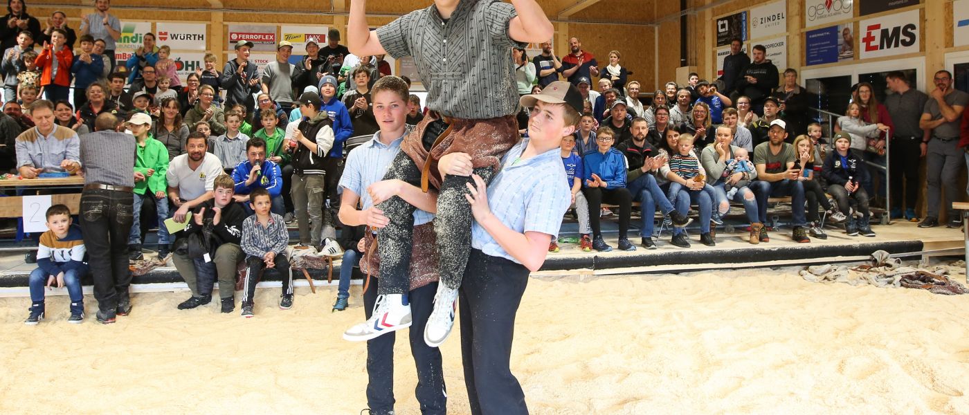 Der Grüscher Corsin Gansner, Festsieger in der Kategorie der Jahrgänge 2007/2008